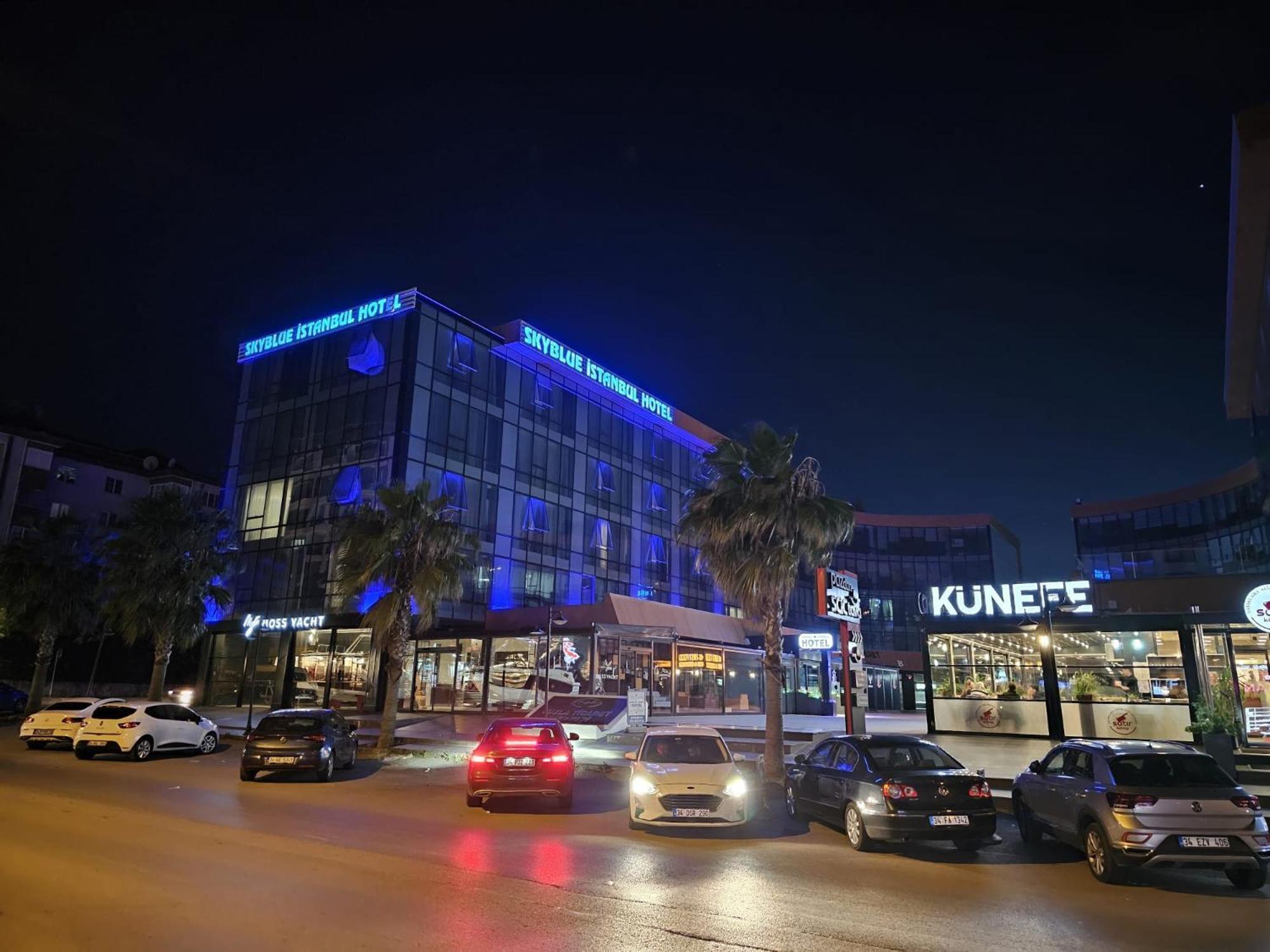 Skyblue Istanbul Hotel ภายนอก รูปภาพ